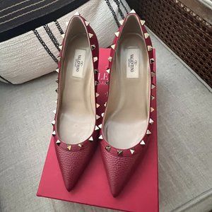 Valentino Rockstud Red Leather Pumps, Size 38.5EU (8-8.5) (NWT).